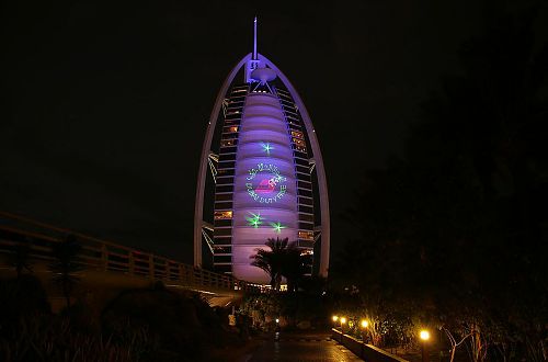 Лазерная проекция на башню отеля Burj Al Arab (Парус), 2012